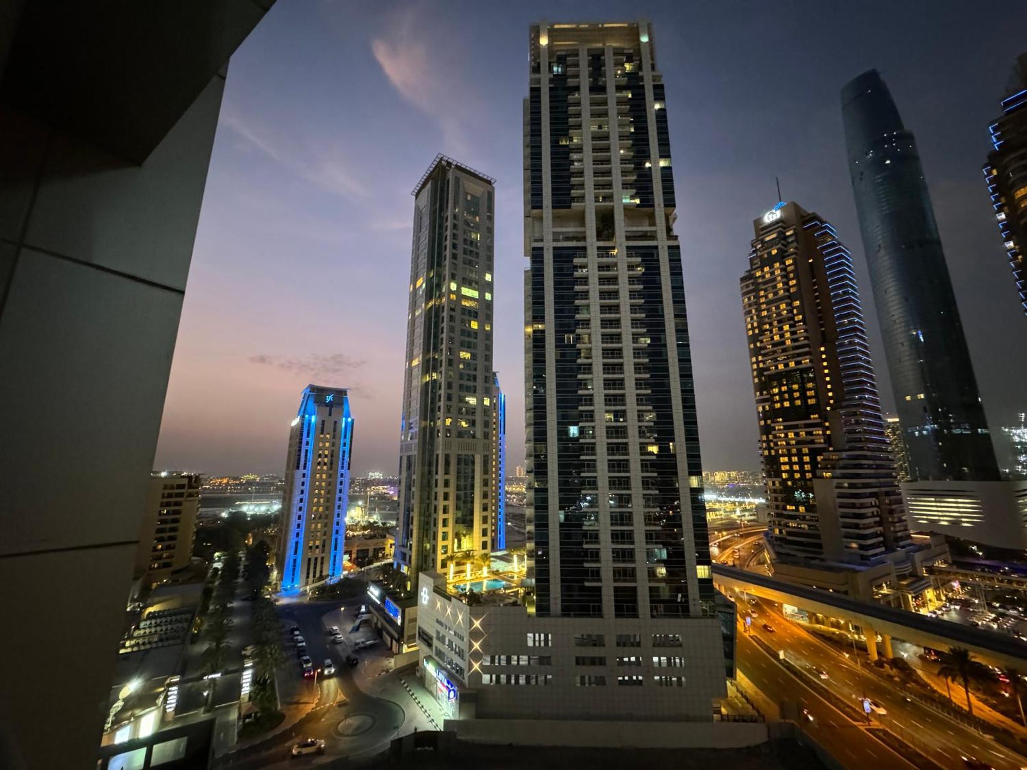Beautiful And Modern 1br In Marina With Sea View