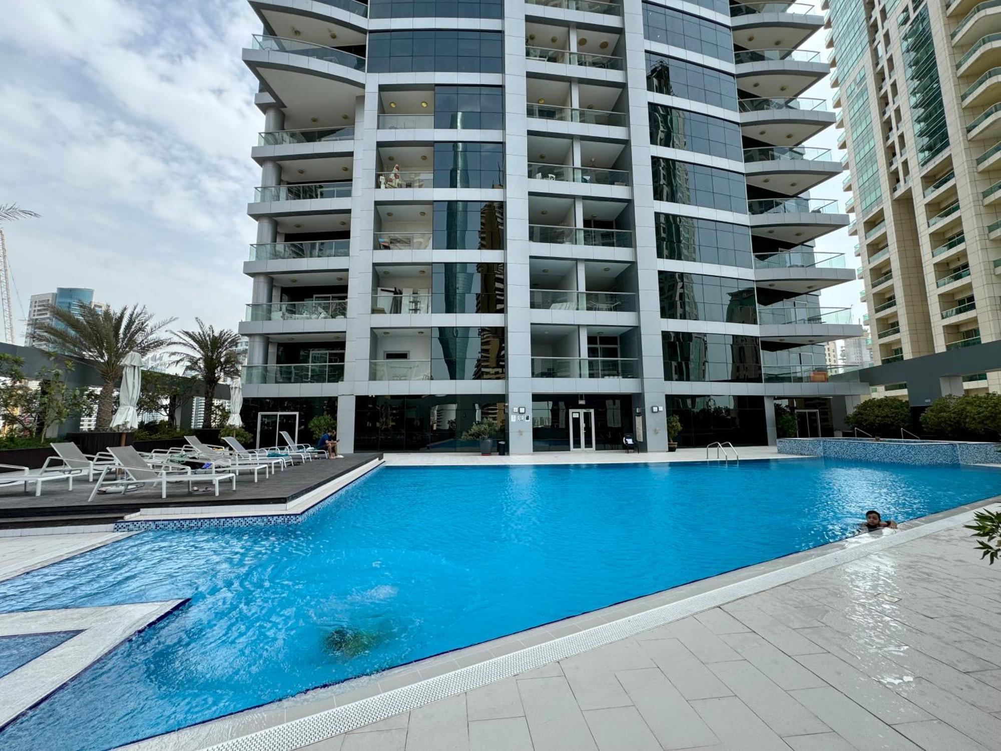 Beautiful And Modern 1br In Marina With Sea View Apartment