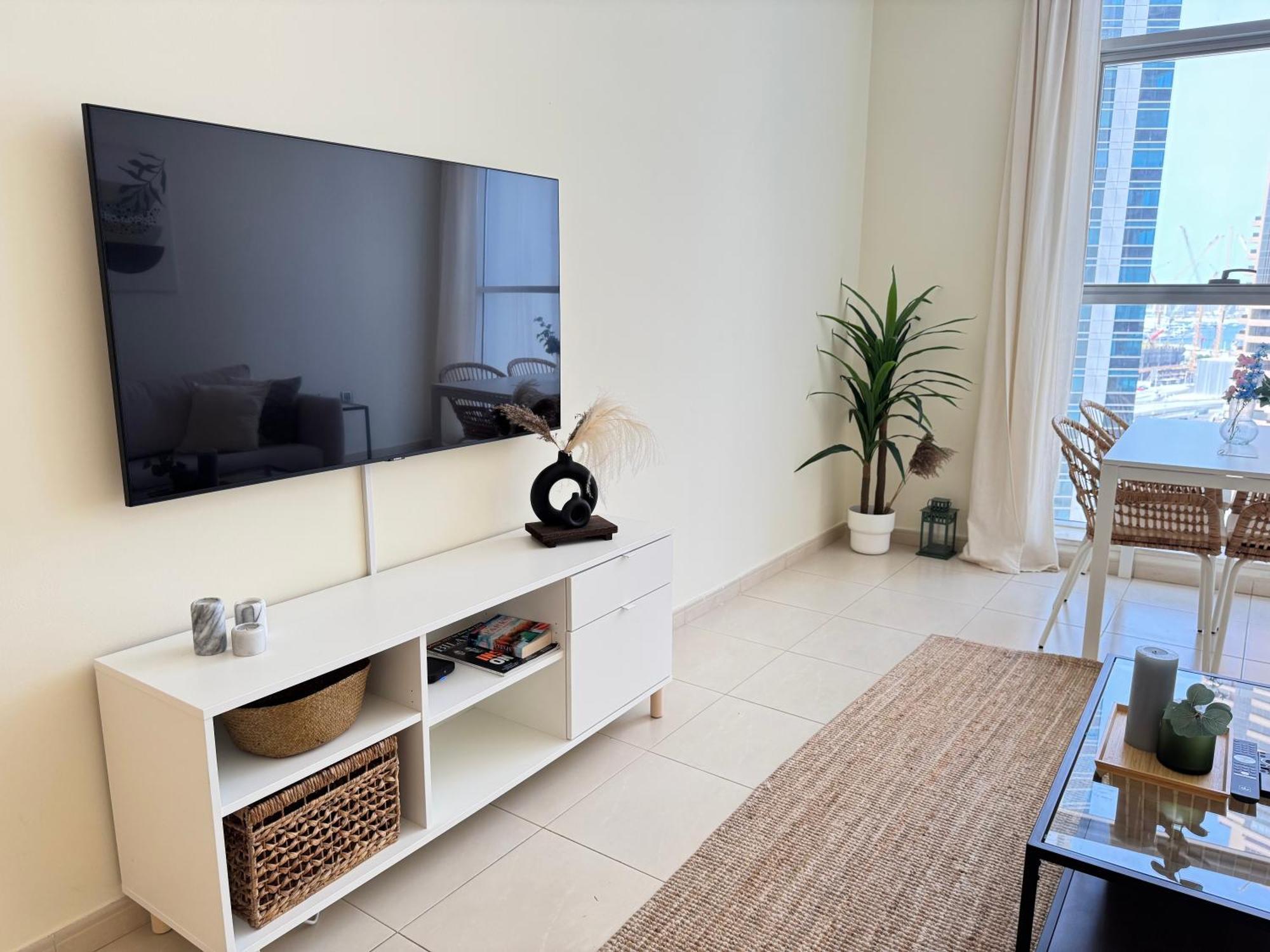 Apartment Beautiful And Modern 1br In Marina With Sea View *