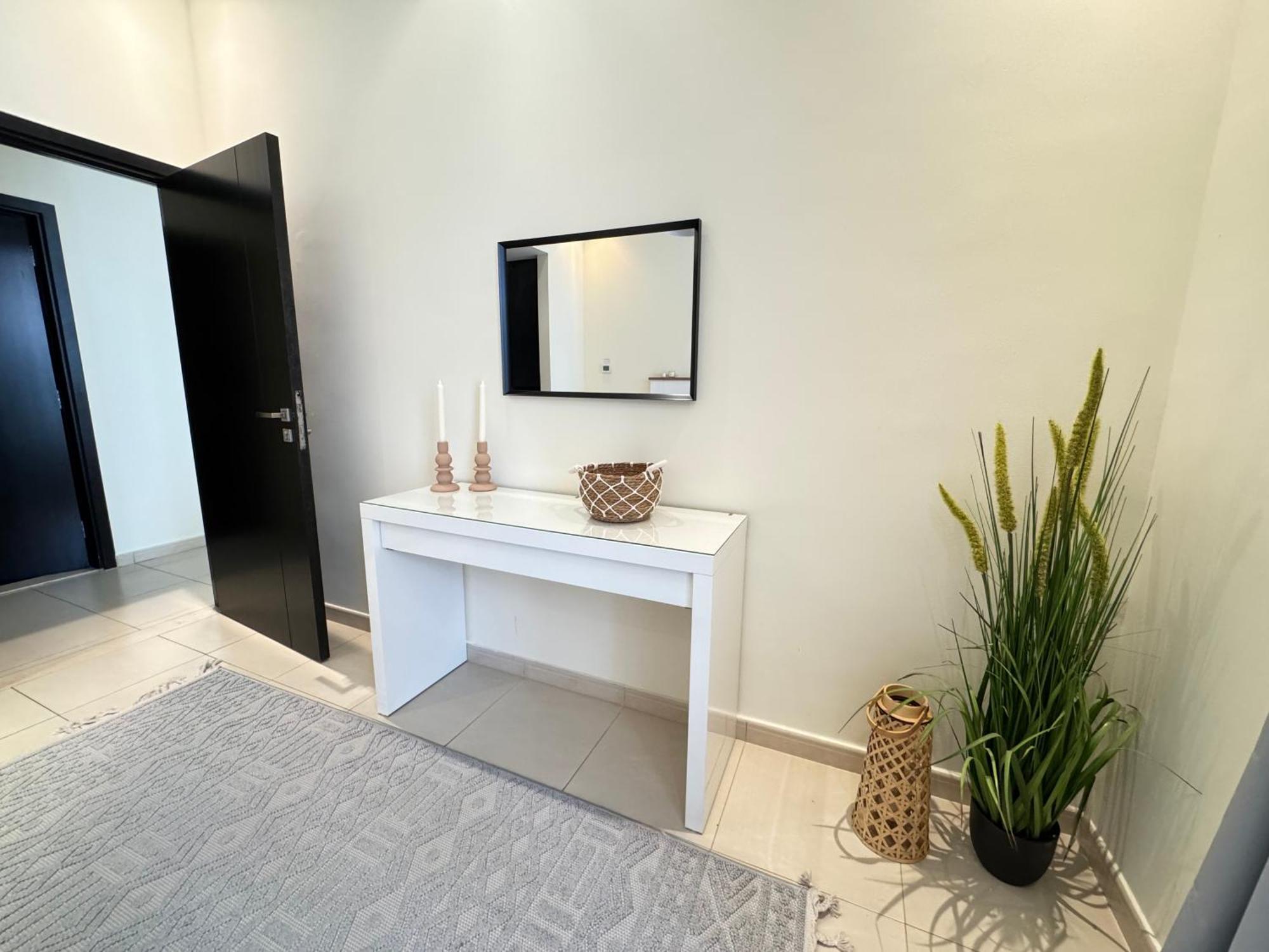 Beautiful And Modern 1br In Marina With Sea View Dubai